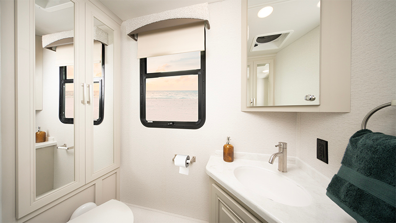 Accolade XL 37K Half Bath