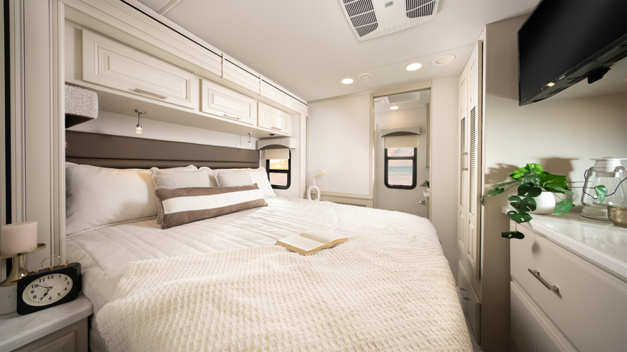 Accolade XL 37K King Bed