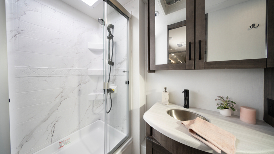 Vision XL 36C Shower