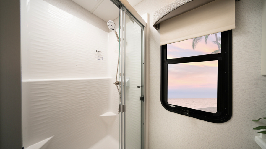 Accolade XL 37K Shower