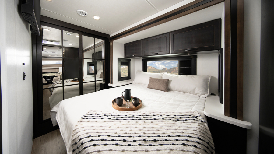 Accolade XT 32U Bedroom