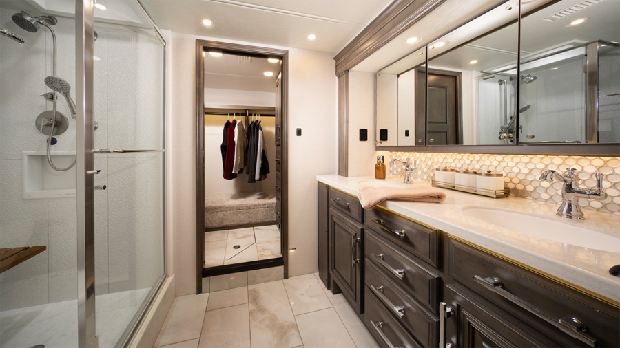 2026 Anthem 44D Bathroom