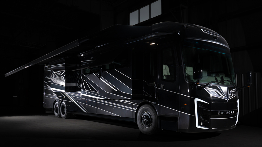 2026 Anthem Blackout Package 44D