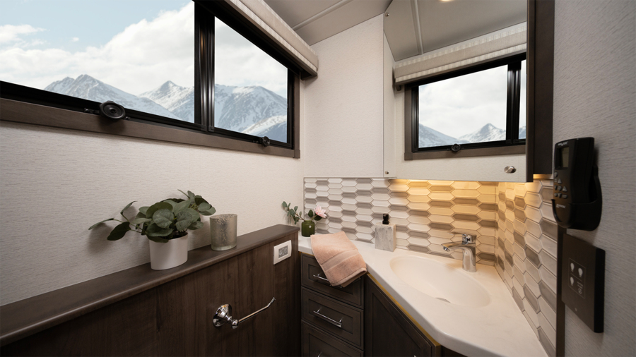 Centurion 39N Half-Bath