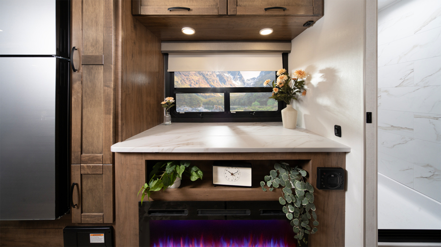 2026 Esteem XL 33F Entertainment