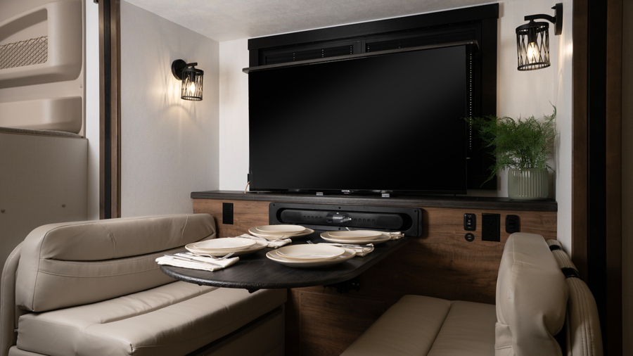 Accolade XT 35L Dinnette