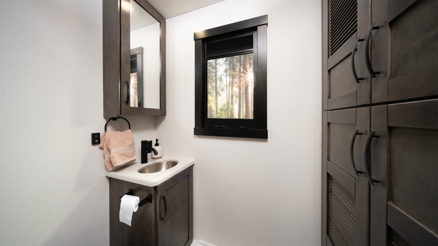 Vision XL 36C Mid Bathroom